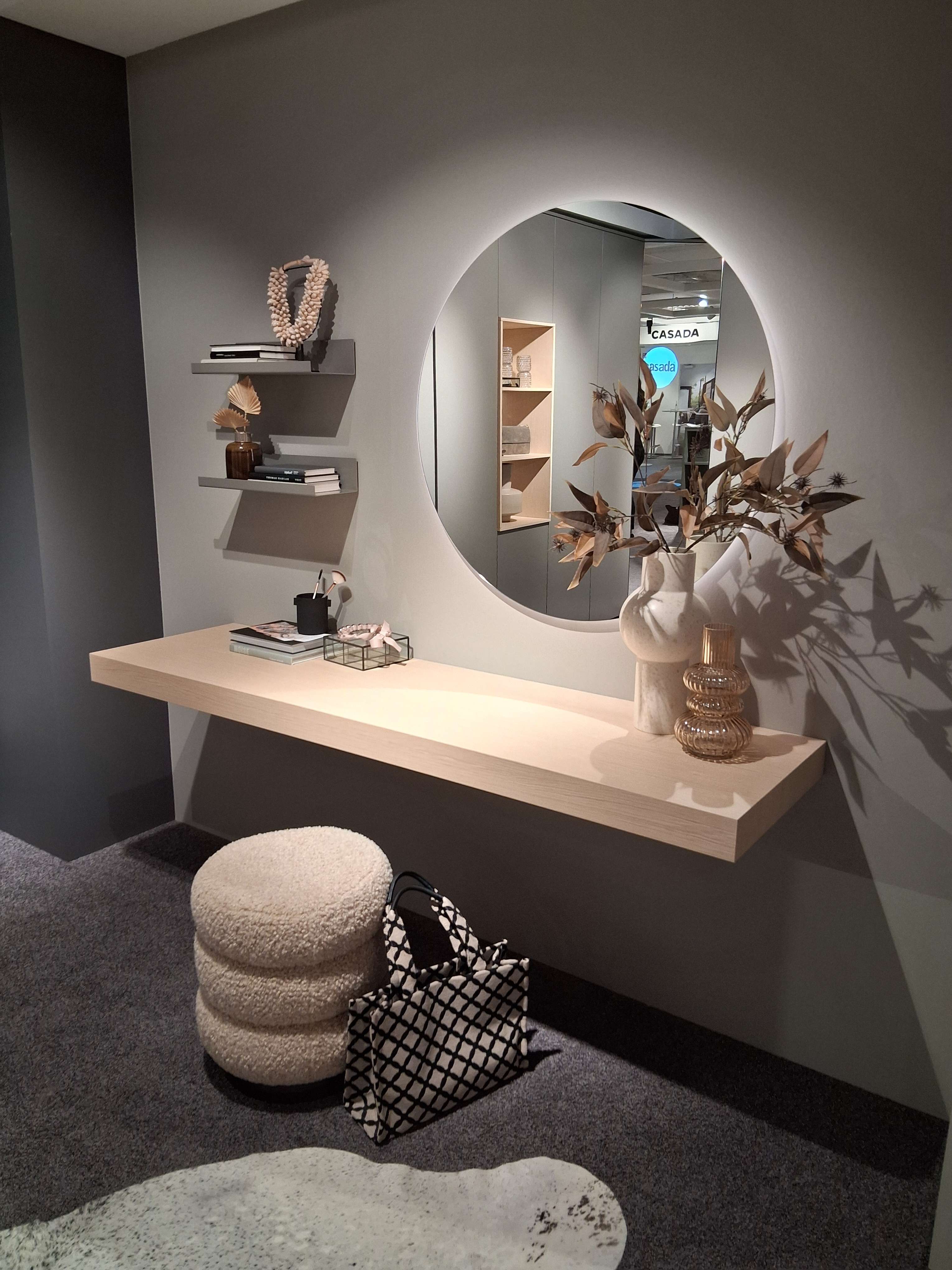 Alliance_Messe_2025_Garderobe_beige