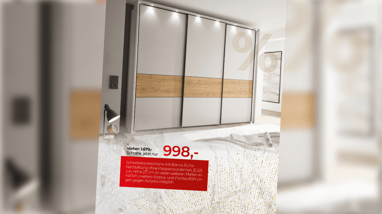 Werbegrafik mit großem Schwebetürenschrank in Weiß und Eiche-Optik sowie reduziertem Angebotspreis.