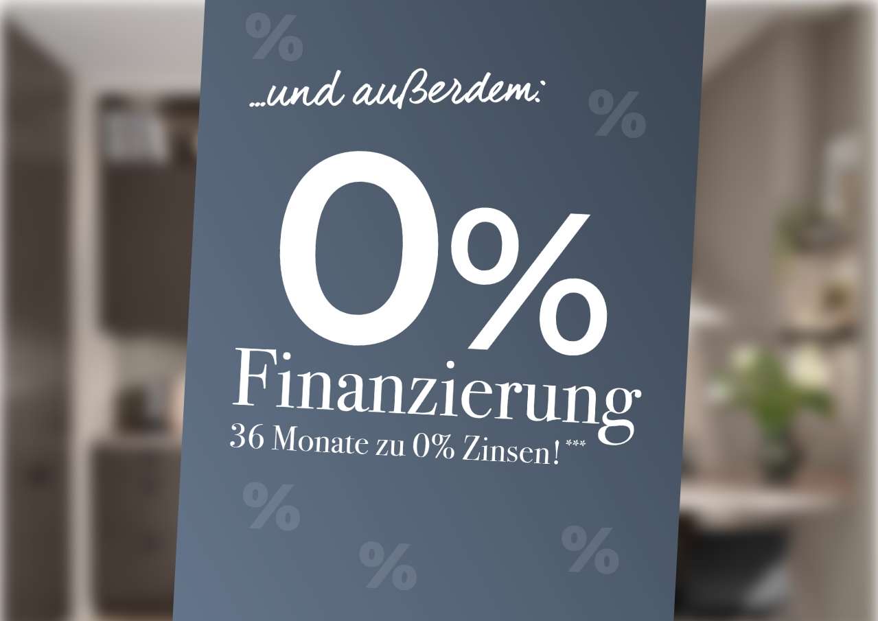 Werbeanzeige mit rotem Hintergrund: "...und außerdem: 0% Finanzierung - 36 Monate zu 0% Zinsen!" für Küchenkauf ab 8990 Euro, mit Kleingedrucktem zu Konditionen.